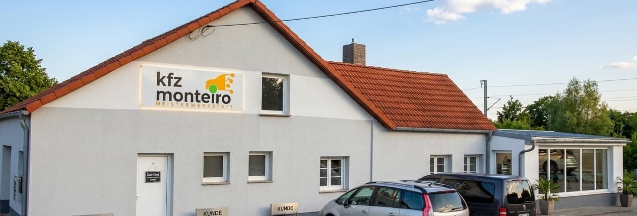 Ansicht werkstattvorne mit eingang