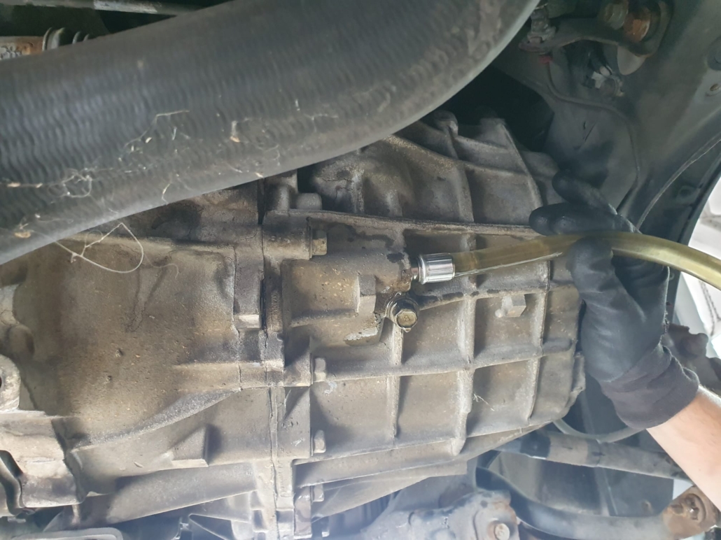Einfüllen Getriebeöl Kia Sportage