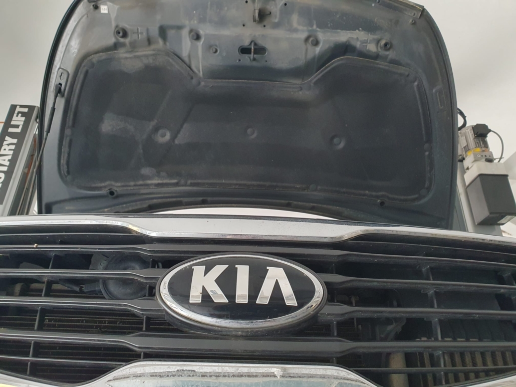 KIA Sportage Front offene Motorhaube