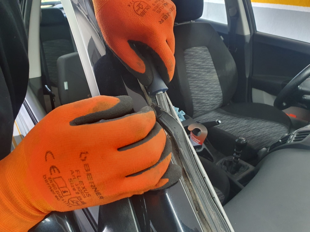 Kia Ceed Winschutzscheibe Kleber entfernen