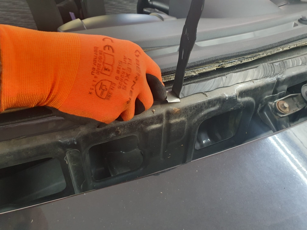 Kia Ceed Winschutzscheibe Kleber entfernen unten