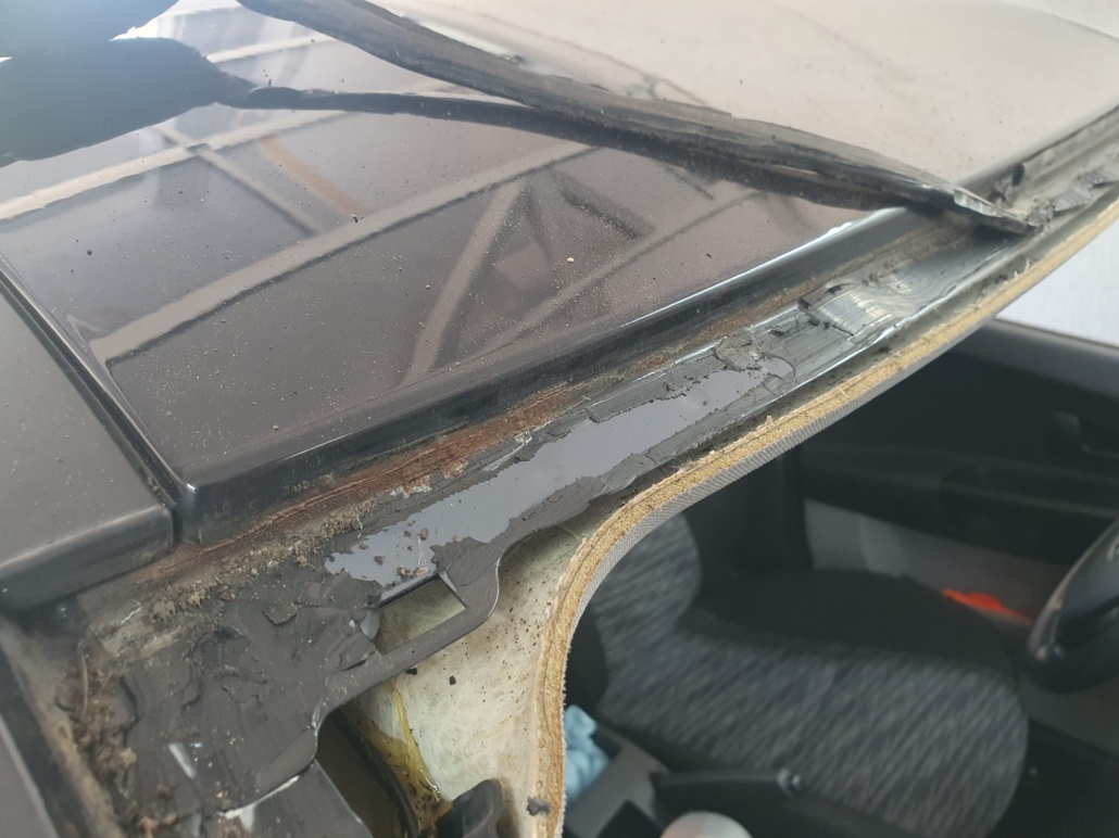Kia Ceed Winschutzscheibe Roststellen hinter Glas