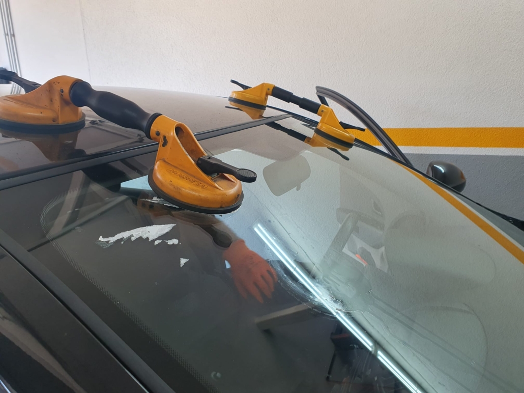 Kia Ceed Winschutzscheibe angeklebt